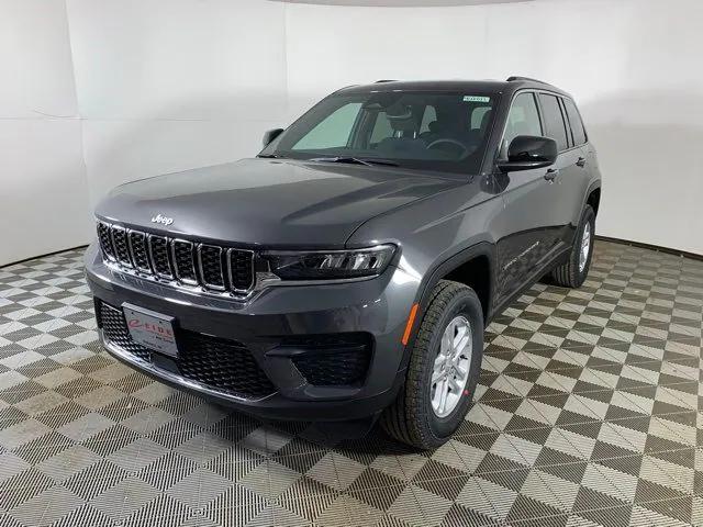 2025 Jeep Grand Cherokee GRAND CHEROKEE LAREDO 4X4