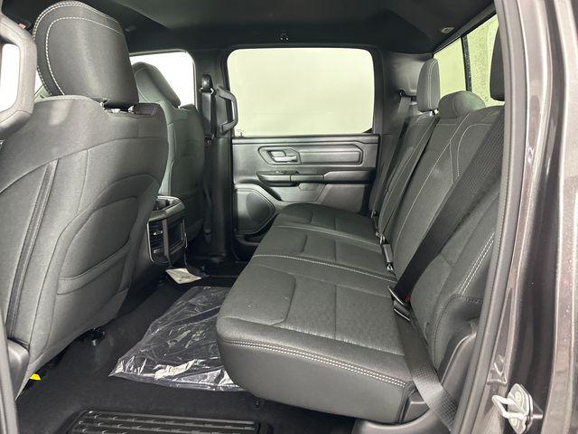 2026 Ram 1500 Express Crew Cab 4x4 5'7" Box