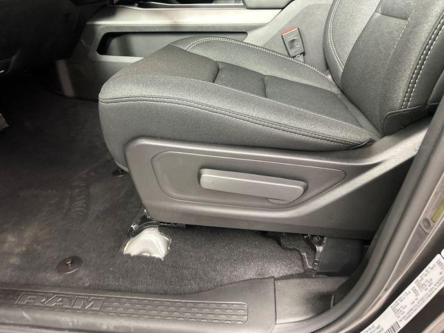 2026 Ram 1500 Express Crew Cab 4x4 5'7" Box