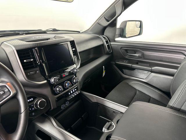 2026 Ram 1500 Express Crew Cab 4x4 5'7" Box