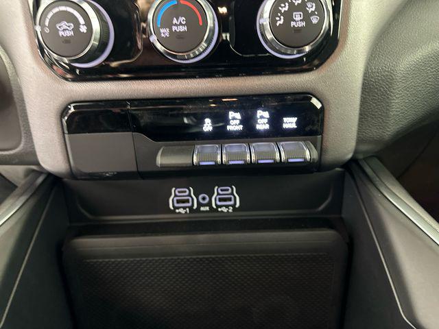 2026 Ram 1500 Express Crew Cab 4x4 5'7" Box