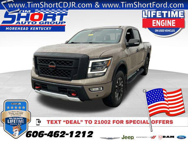 2021 Nissan TITAN Crew Cab PRO-4X 4x4 2021 Nissan TITAN Crew Cab PRO-4X 4x4