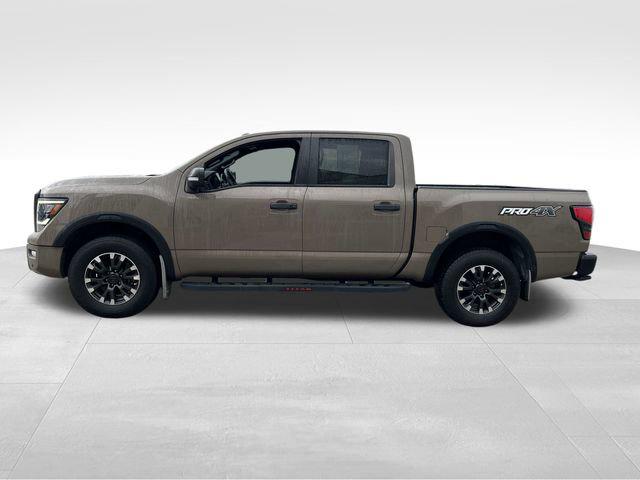 2021 Nissan TITAN Crew Cab PRO-4X 4x4 2021 Nissan TITAN Crew Cab PRO-4X 4x4