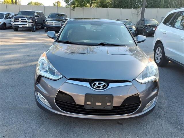 2013 Hyundai Veloster Base w/Black