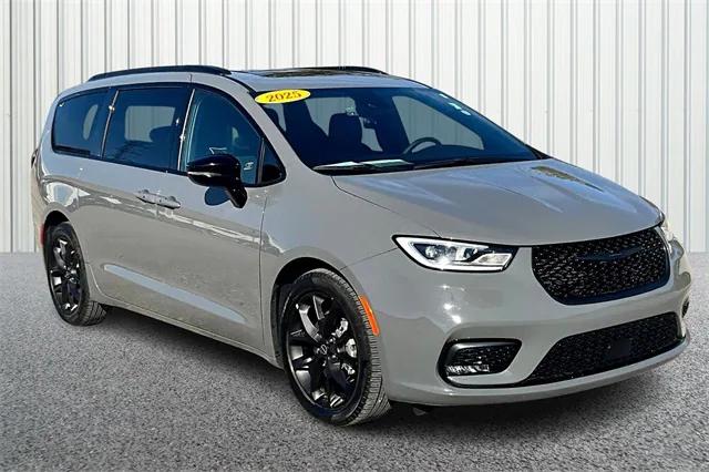 2025 Chrysler Pacifica Limited 2025 Chrysler Pacifica Limited