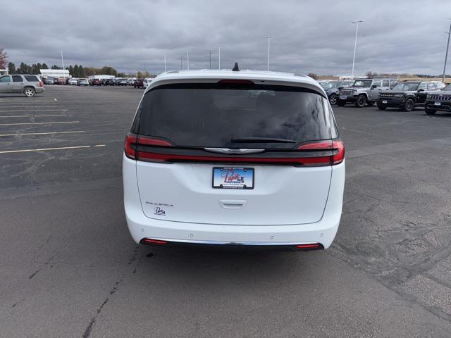 2025 Chrysler Pacifica Select 2025 Chrysler Pacifica Select