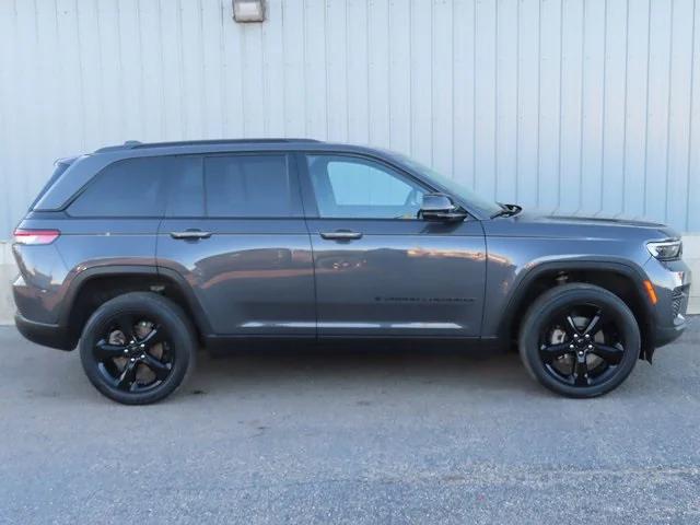 2023 Jeep Grand Cherokee Altitude 4x4 2023 Jeep Grand Cherokee Altitude 4x4