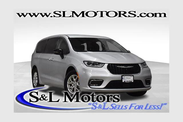 2024 Chrysler Pacifica Touring L 2024 Chrysler Pacifica Touring L