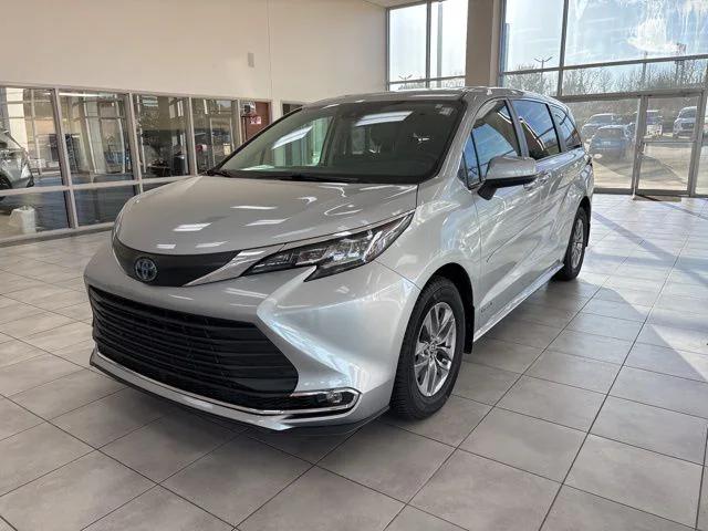 2021 Toyota Sienna XLE