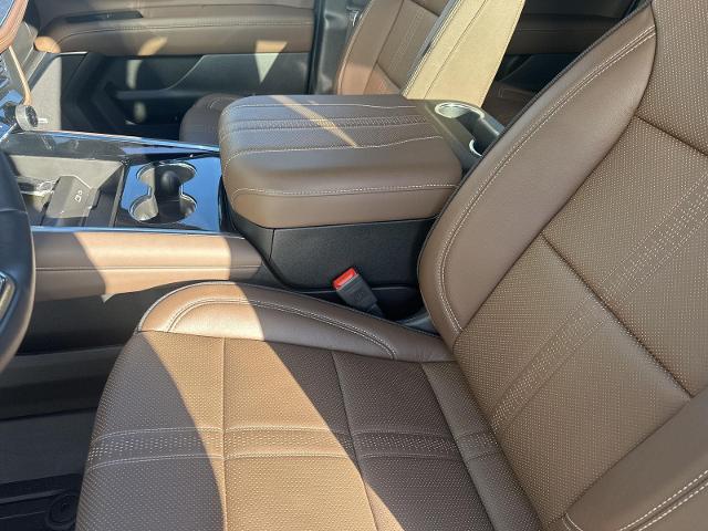 2025 Chevrolet Suburban 4WD High Country