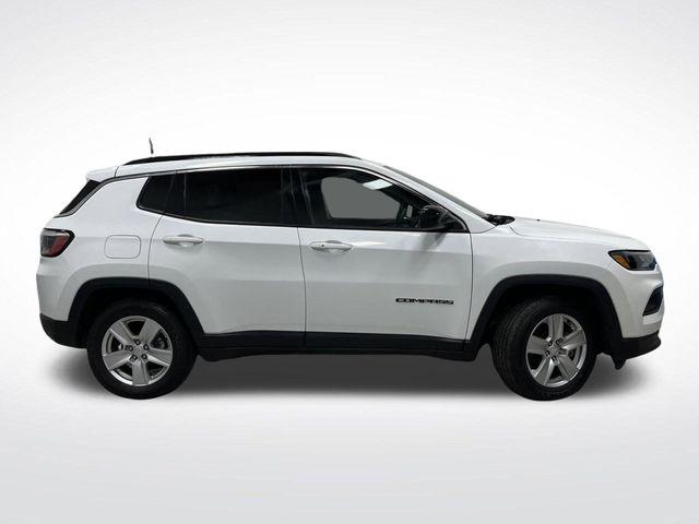 2022 Jeep Compass Latitude FWD