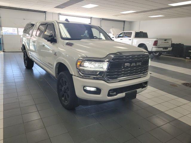 2019 RAM 3500 Limited Mega Cab 4x4 64 Box 2019 RAM 3500 Limited Mega Cab 4x4 64 Box