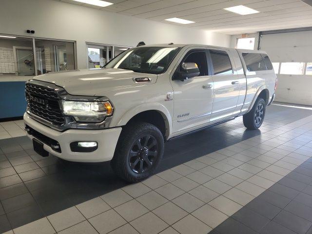 2019 RAM 3500 Limited Mega Cab 4x4 64 Box 2019 RAM 3500 Limited Mega Cab 4x4 64 Box