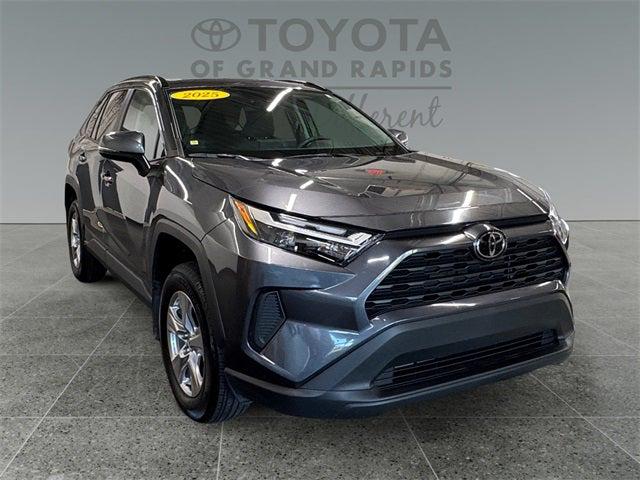 2025 Toyota RAV4 XLE 2025 Toyota RAV4 XLE