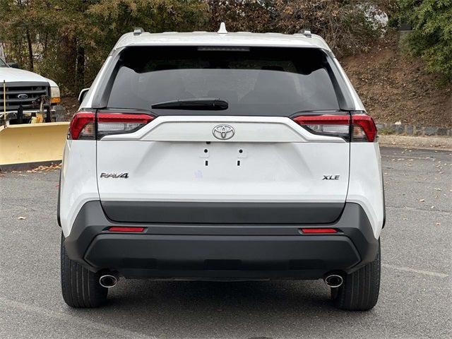 2021 Toyota RAV4 XLE 2021 Toyota RAV4 XLE