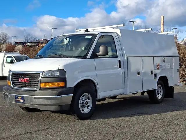 2025 GMC Savana Cutaway Work Van