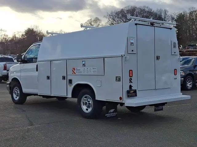 2025 GMC Savana Cutaway Work Van
