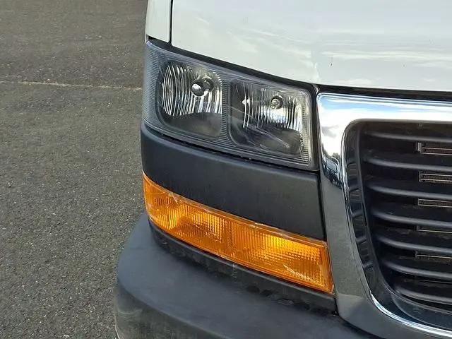 2025 GMC Savana Cutaway Work Van