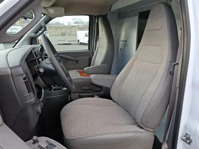 2025 GMC Savana Cutaway Work Van