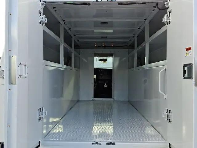 2025 GMC Savana Cutaway Work Van