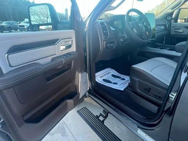 2026 Ram 3500 Laramie Crew Cab 4x4 8 Box