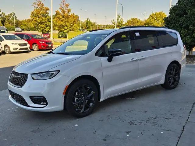 2026 Chrysler Pacifica Limited
