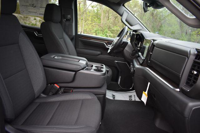 2026 Chevrolet Silverado 1500 4WD Crew Cab Short Bed LT with 2FL