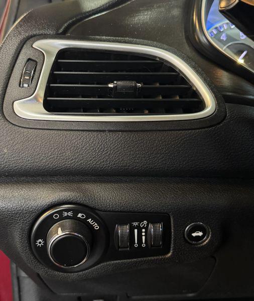 2016 Chrysler 200 LX
