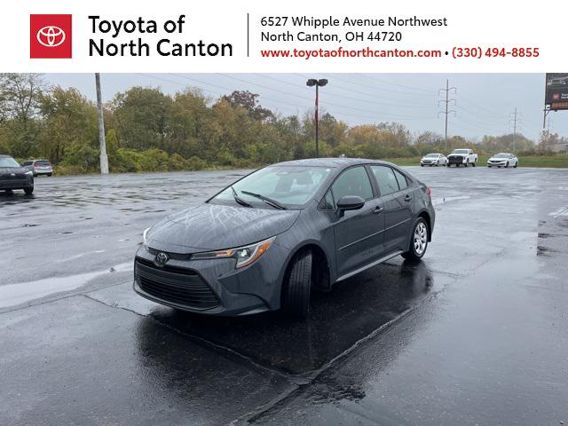 2024 Toyota Corolla LE's photo