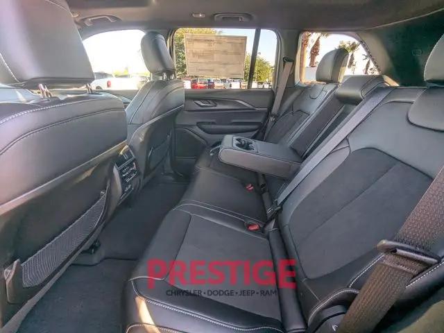 2025 Jeep Grand Cherokee Altitude X 4x4
