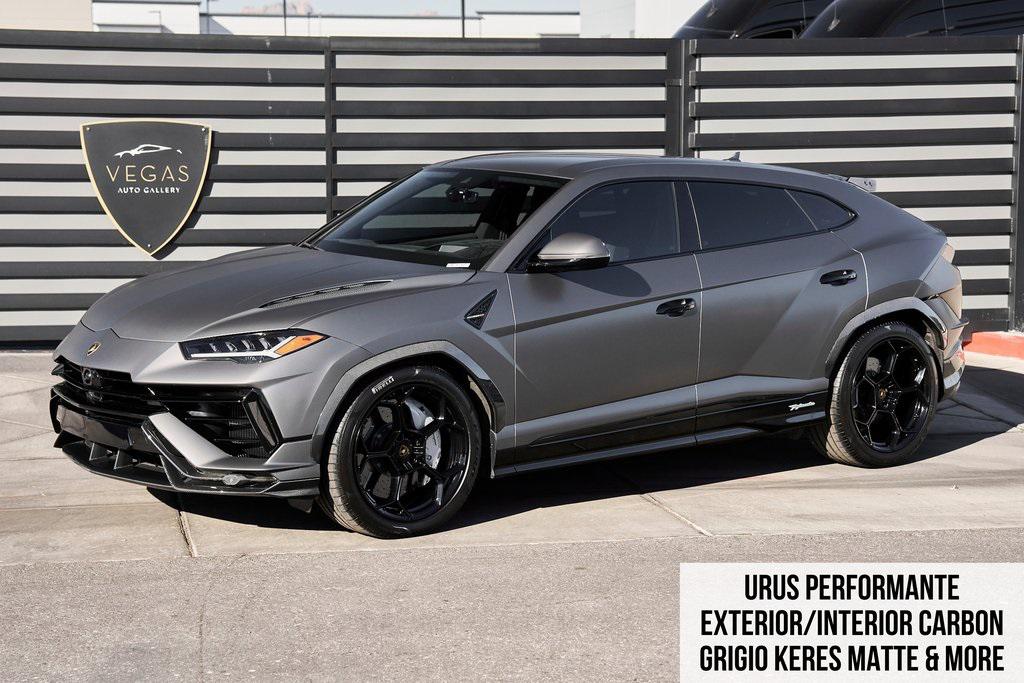 /2023 Lamborghini Urus