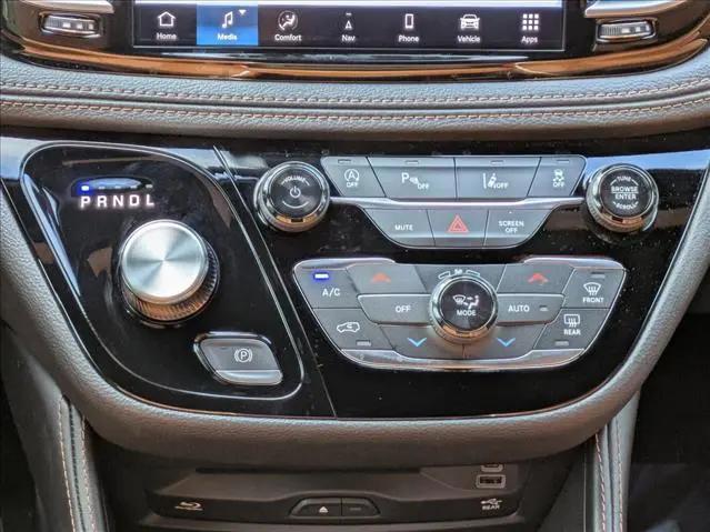 2026 Chrysler Pacifica Pinnacle AWD