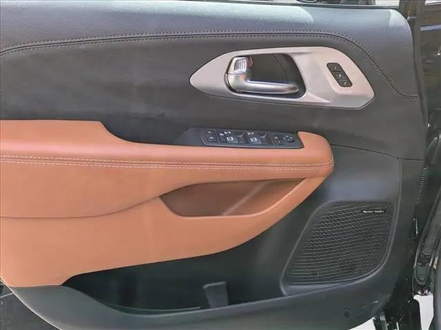 2026 Chrysler Pacifica Pinnacle AWD