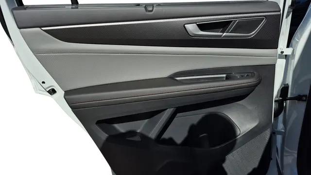 2026 Volkswagen Atlas Peak Edition