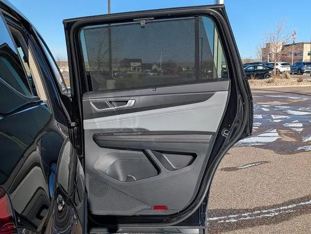 2026 Volkswagen Atlas Peak Edition