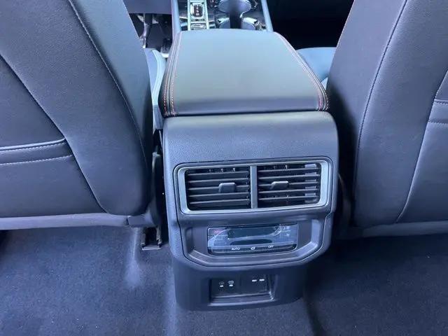 2026 Volkswagen Atlas Peak Edition