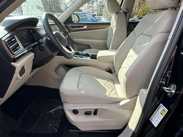2026 Volkswagen Atlas SE with Technology
