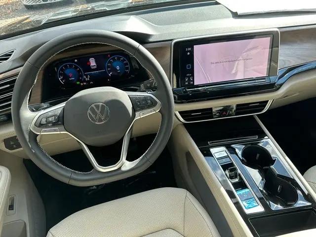 2026 Volkswagen Atlas SE with Technology