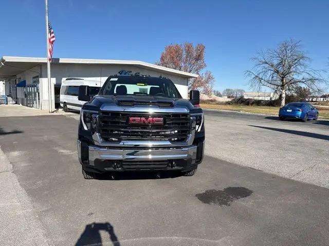 2026 GMC Sierra 2500HD Crew Cab, Standard Bed, Pro, 4WD