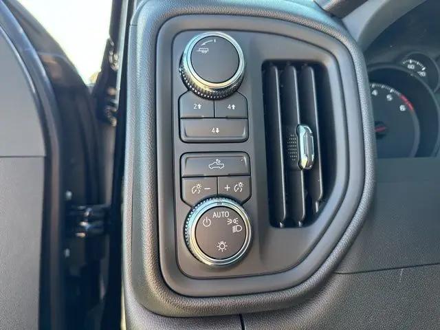 2026 GMC Sierra 2500HD Crew Cab, Standard Bed, Pro, 4WD