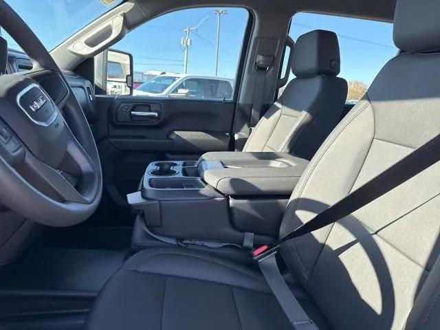 2026 GMC Sierra 2500HD Crew Cab, Standard Bed, Pro, 4WD