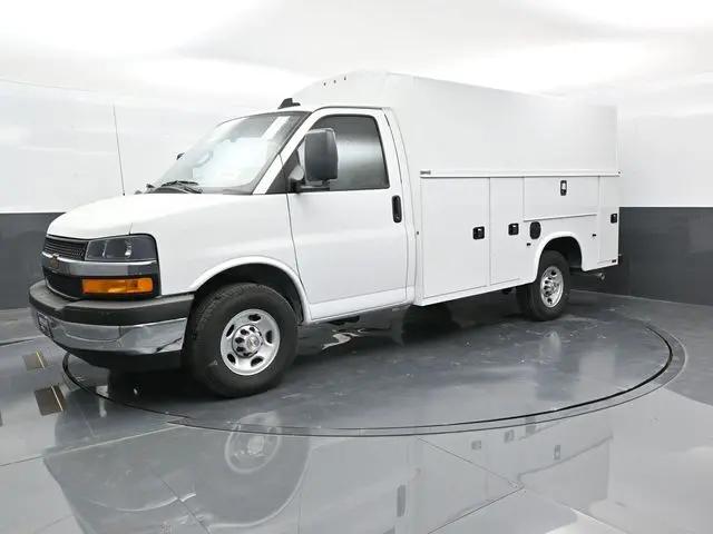 2025 Chevrolet Express Cutaway Work Van