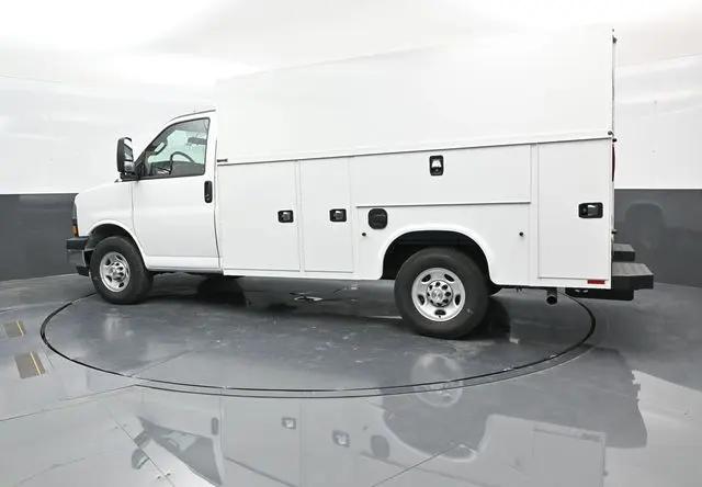 2025 Chevrolet Express Cutaway Work Van