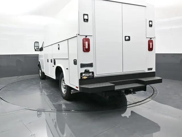 2025 Chevrolet Express Cutaway Work Van