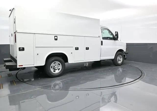 2025 Chevrolet Express Cutaway Work Van