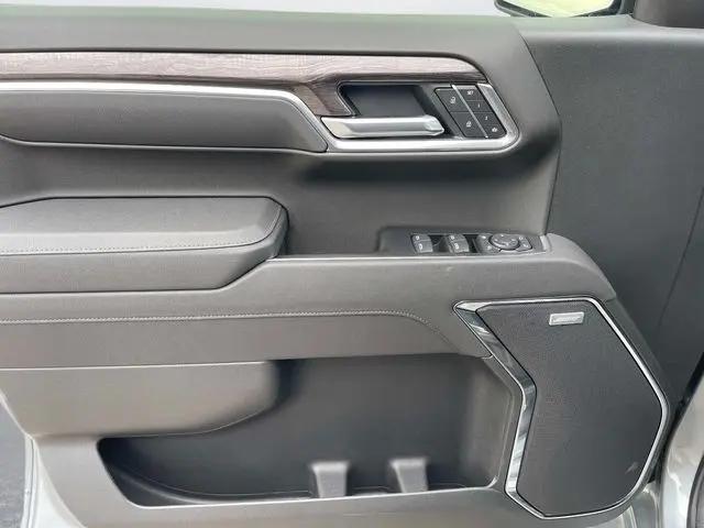 2026 Chevrolet Silverado 1500 4WD Crew Cab Short Bed LTZ