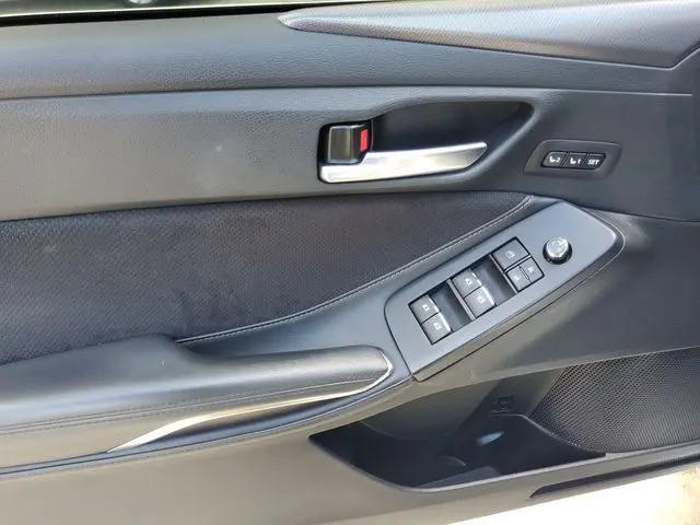 2019 Toyota Avalon Touring
