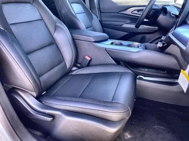 2026 Chevrolet Equinox LT 2