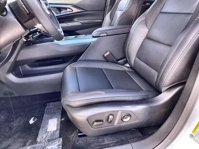 2026 Chevrolet Equinox LT 2