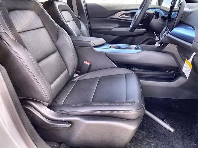 2026 Chevrolet Equinox LT 2